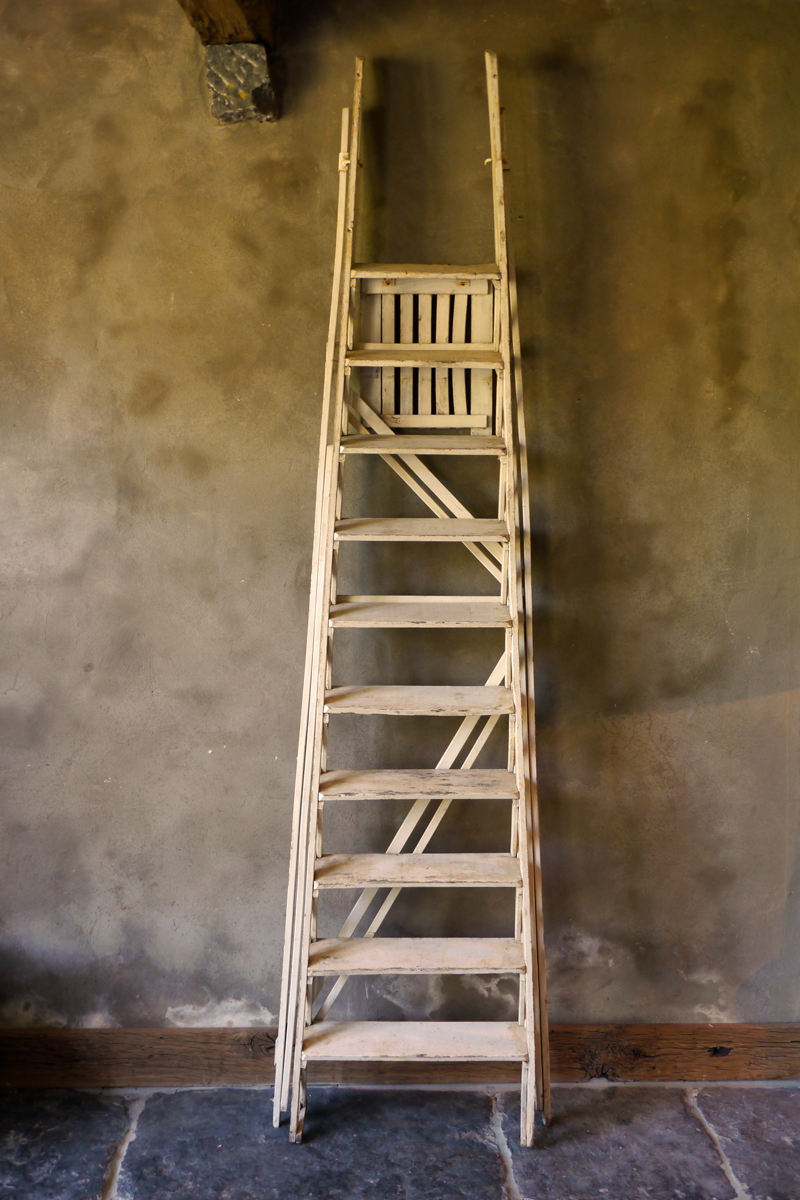 Wooden Ladder !! 40% DISCOUNT on Price !!